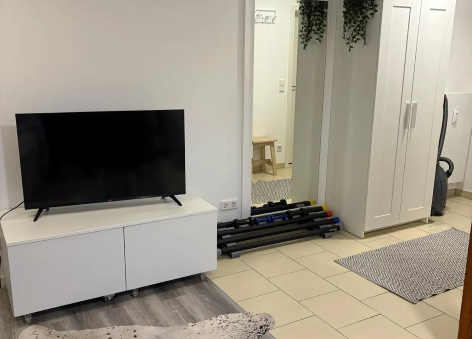Grosse Moderne Ferienwohnung Mit Klimaanlage, Parkplatz Inklusive Top !